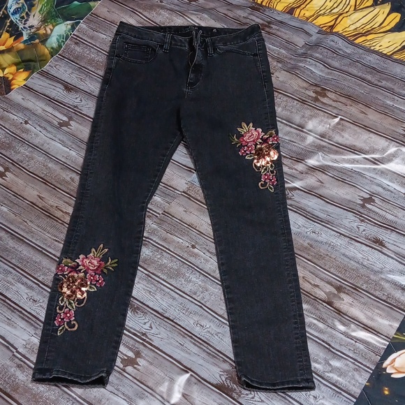 Miss Me Skinny Jeans with Sequin and Embroidered roses - Picture 1 of 5